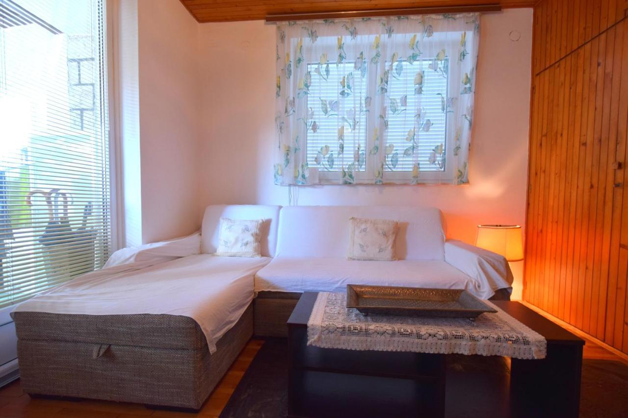 Apartment Angela Malinska Esterno foto